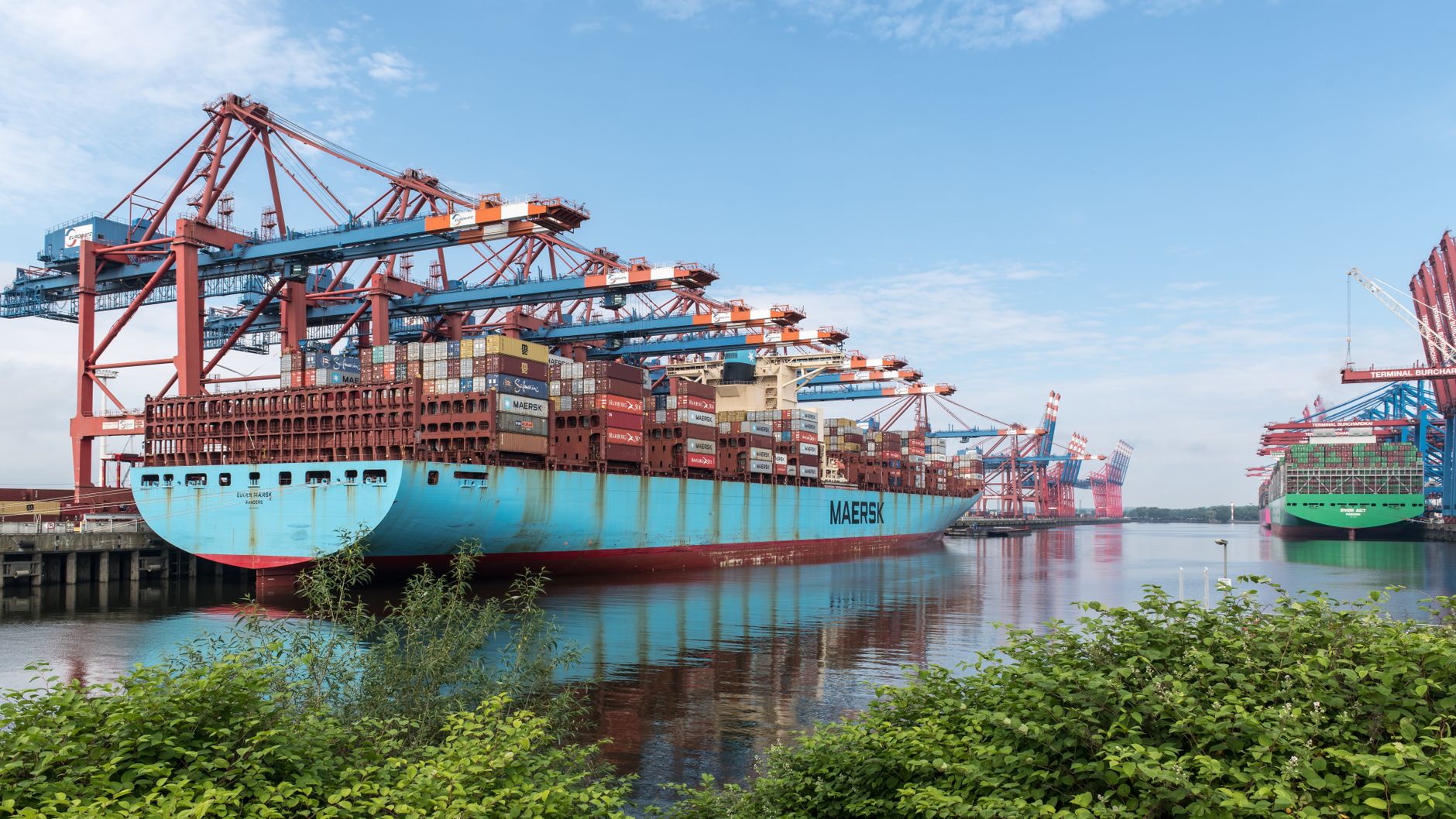 Cargo from Turkey to Bahrain: Air & Sea Shipping