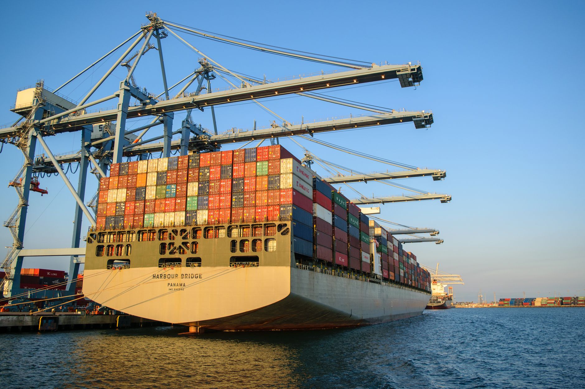 Cargo from Turkey to Sweden: Air & Sea Shipping Solutions