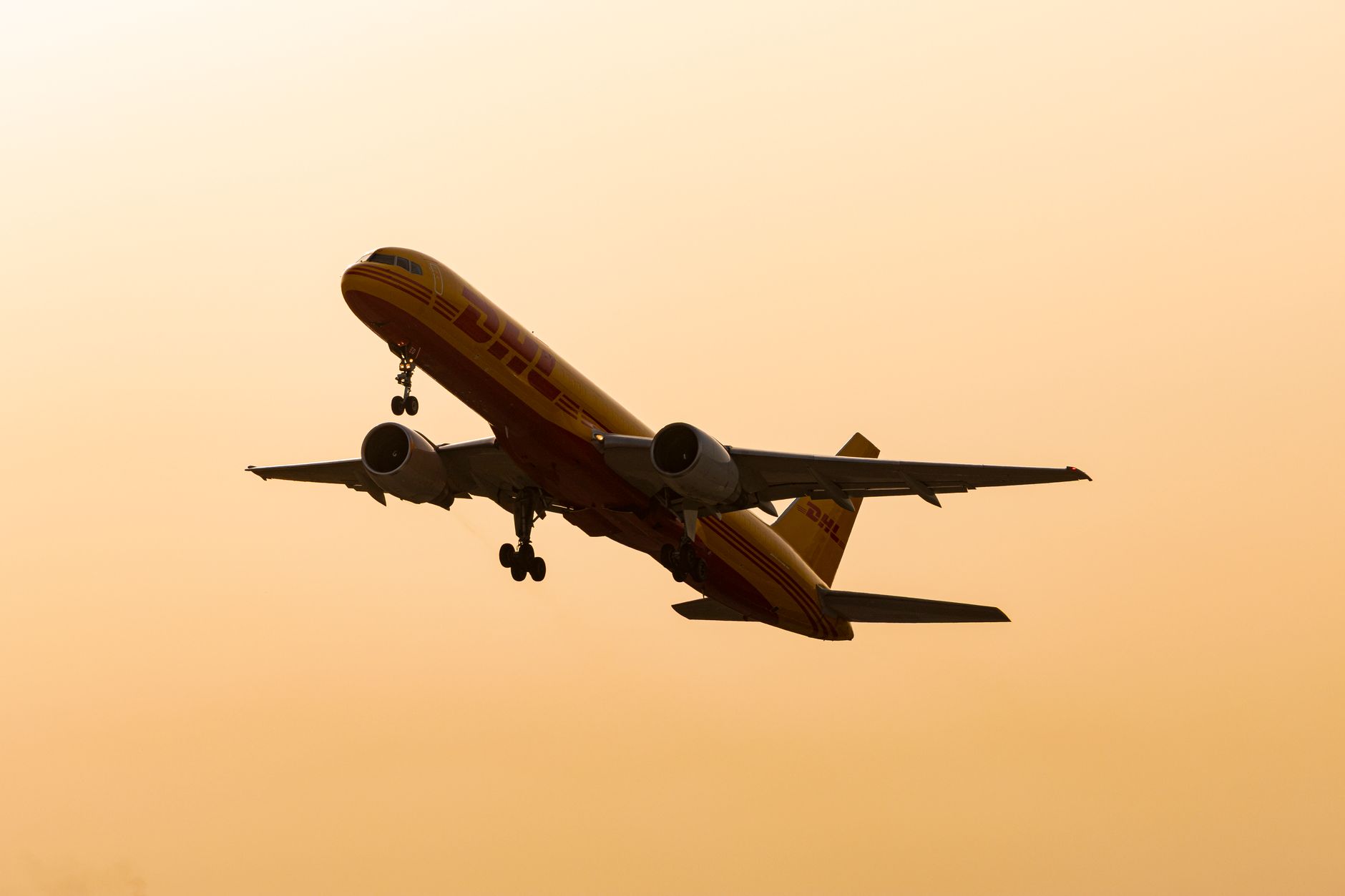 Cargo from Turkey to UAE Dubai: Hava ve Deniz Yolu Taşımacılık Çözümleri